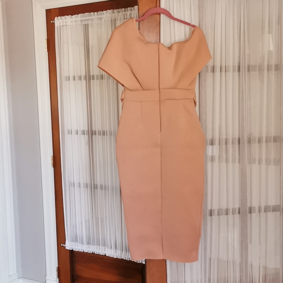 Asos design fallen shoulder pink dress, size 6. Absolutely stunning. New - Picture 7 of 7